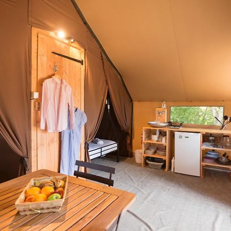 Huttopia Lac D'Aiguebelette Saint-Alban-de-Montbel المظهر الخارجي الصورة