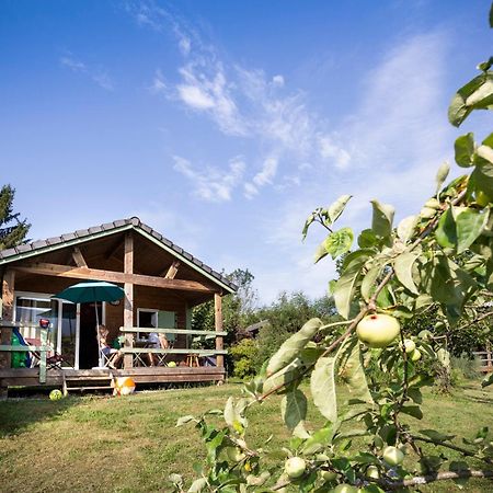 Huttopia Lac D'Aiguebelette Saint-Alban-de-Montbel المظهر الخارجي الصورة