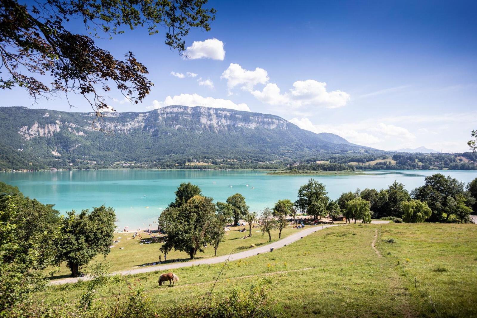 Huttopia Lac D'Aiguebelette Saint-Alban-de-Montbel المظهر الخارجي الصورة