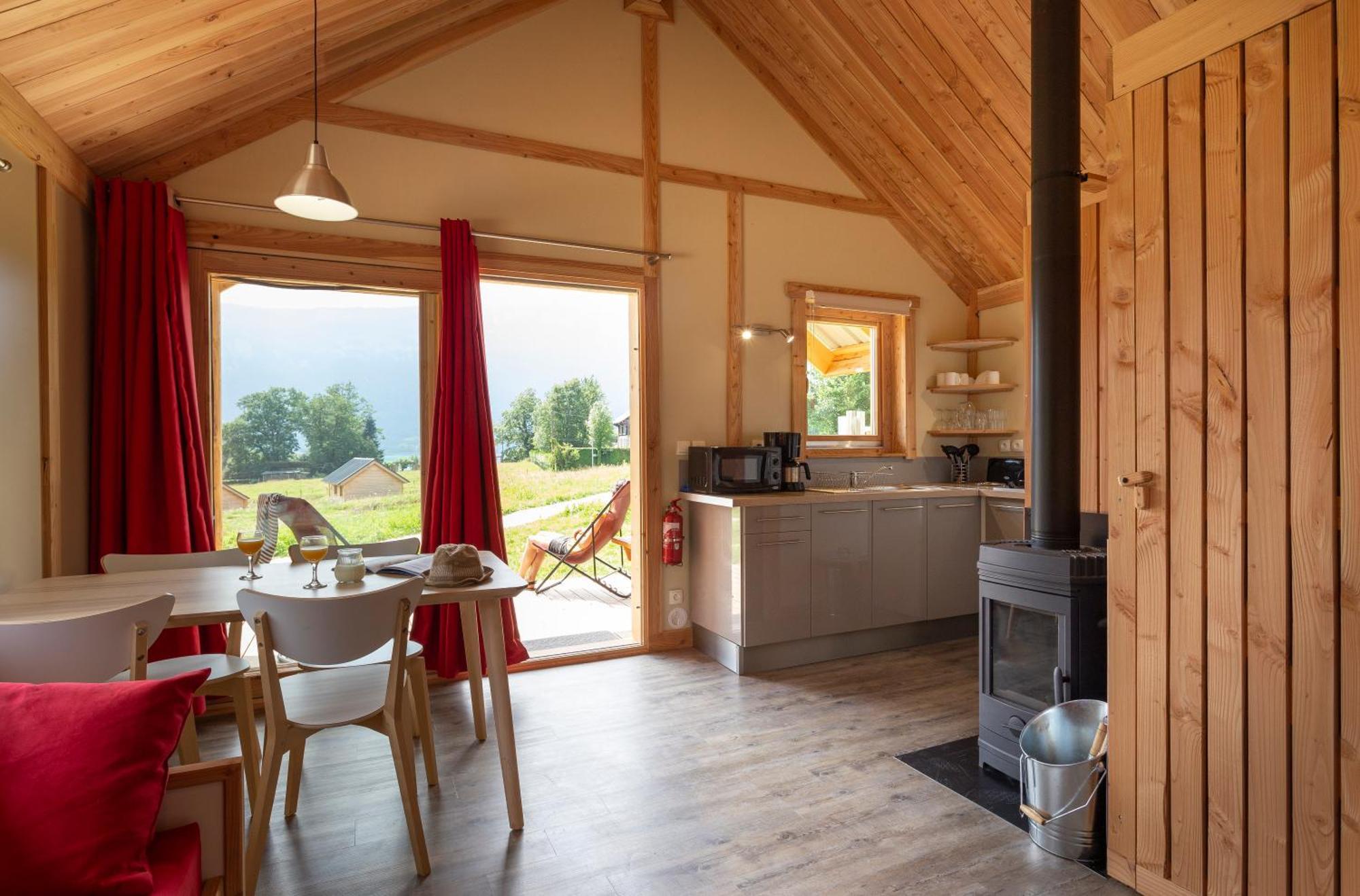 Huttopia Lac D'Aiguebelette Saint-Alban-de-Montbel الغرفة الصورة