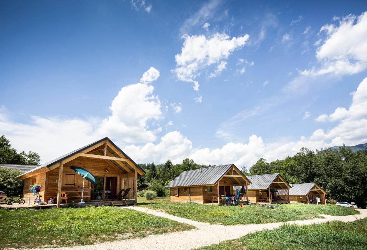 Huttopia Lac D'Aiguebelette Saint-Alban-de-Montbel المظهر الخارجي الصورة
